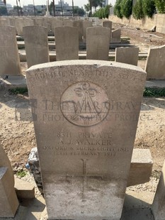 BAGHDAD (NORTH GATE) WAR CEMETERY - WALKER, A J